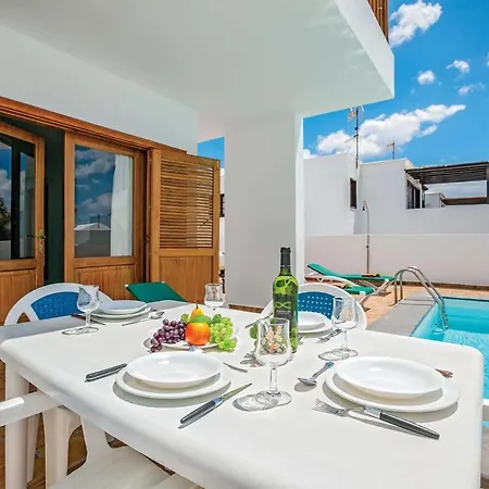 Вилла Puerto Del Carmen Sleeps 4 Air Con Wifi *
